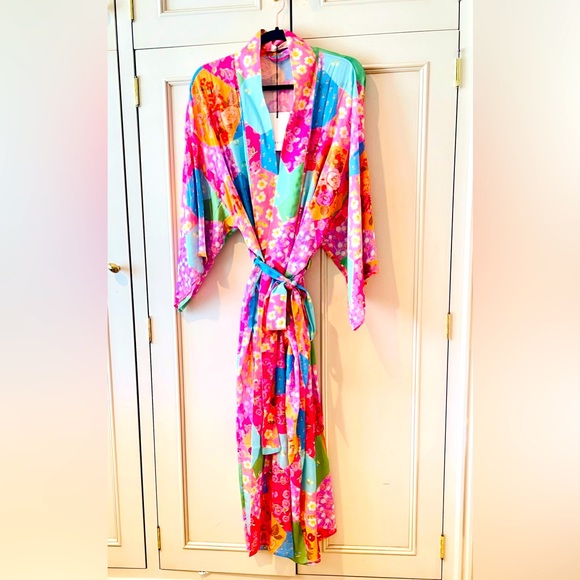 SPELL ..Freda Robe . NWT. Gorgeous Piece to add to your collection. Size S/M. - Picture 2 of 12